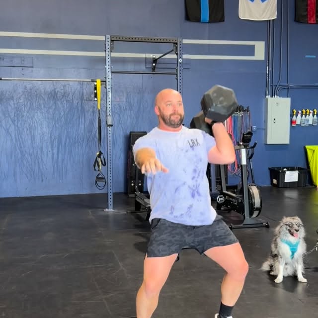 No heavy dumbbells were harmed in the making of today’s pressing day 💪💪