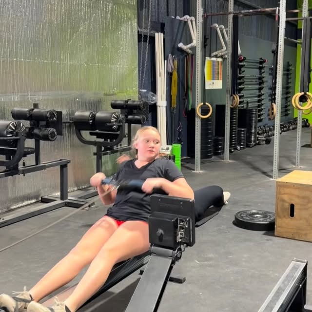 Rowing into the weekend! Come join us for Saturday morning workout at 8am! #kinectfitness