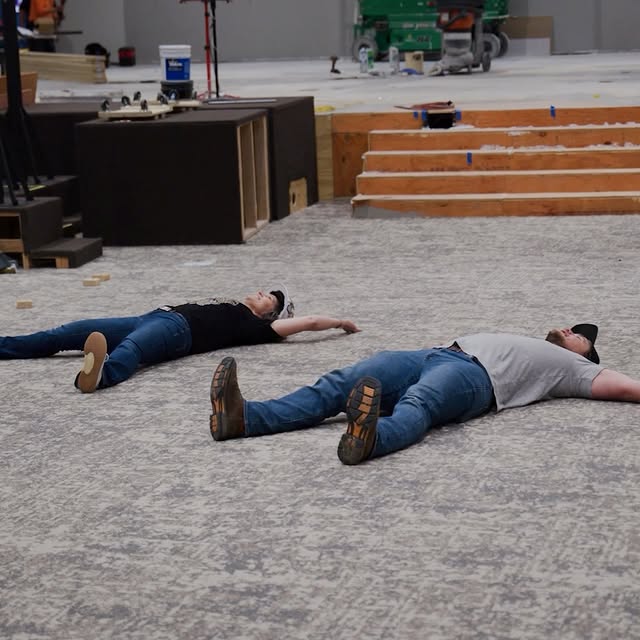 Who said renovations can't be fun? Ellen and Hayden are here to "show off" some of the …