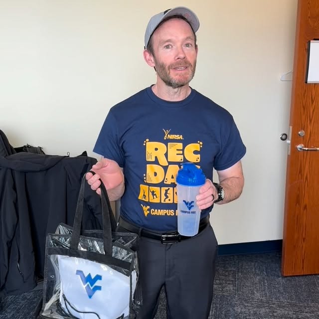 Serving ultimate WVU energy 💛💙

Our @wvu_campusrec director, Andy Darling, stepped up…