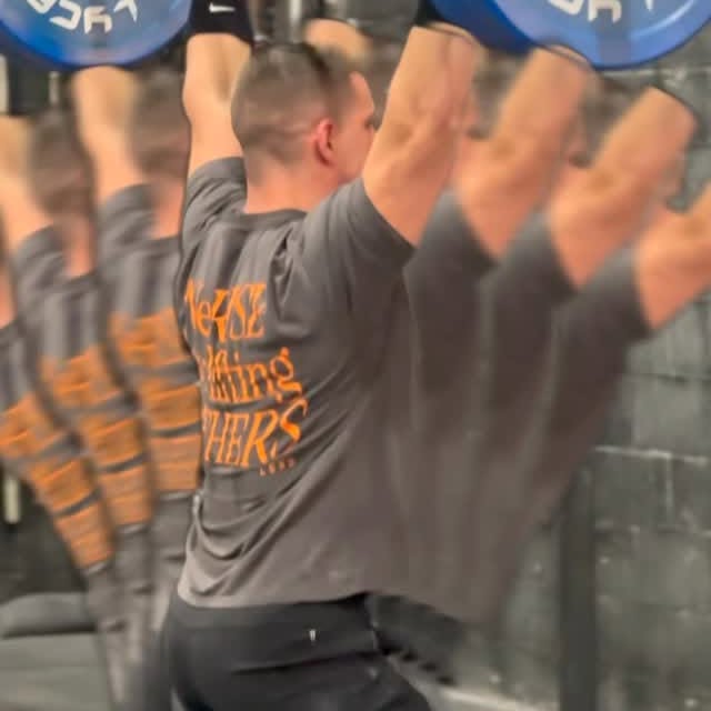 🦚🎤Ladies and Gentlemen: We came to GRIND! 🏋🏻‍♂️🤸🏼‍♂️ #crossfit #fitness #gym #wor…