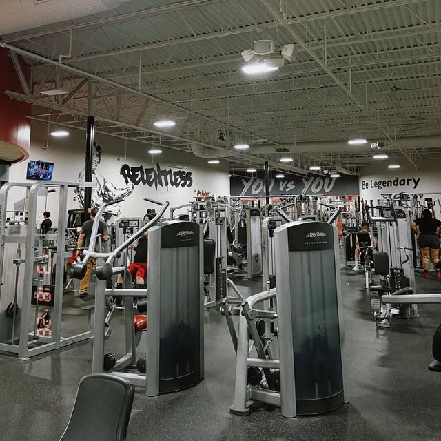 Happy Wednesday everyone!! It’s always a great day to hit a lift at max fitness!! Come …