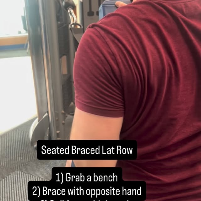 Seated braced Lat/Row.
.
.
#backday #latpulldown #strength #upperbodyworkout✔️
