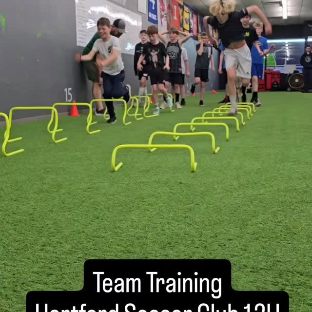 ⚽️ Team Training ⚽️ 

Here's a look into last night's work with the @hartfordsideliners…