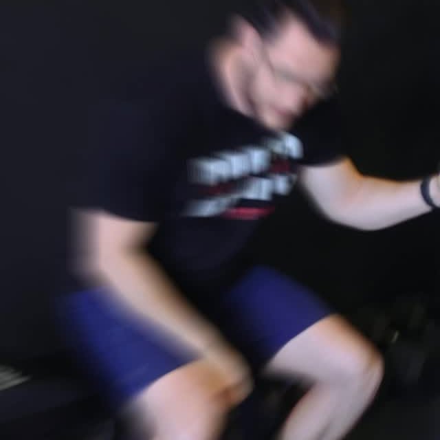 Couch Stretch 🛋️

Tight hips from sitting all day? The couch stretch is one of the bes…