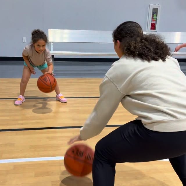 Big sis energy in action 🖤🏀❤️ Lexi Bailey stepping up to help Kenzi Bailey at 3 on 3 …