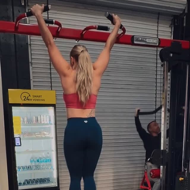 Inverted Rows (Smith Machine) 👇

Set the bar at about waist height. Keep your body str…