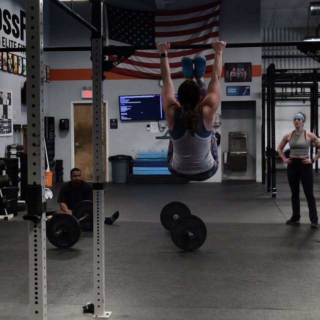 The work shows up before the results.
Trust the process. Show up anyway. 🔥
#CrossFitCo…