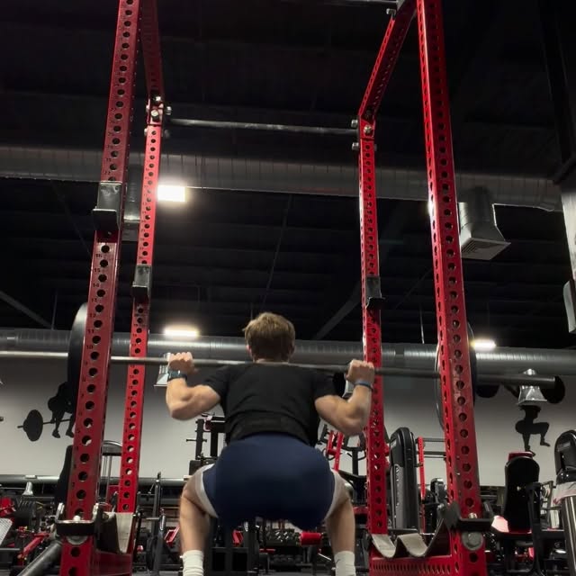 🔑140: WHEN I AM DOING LEG DAY, I MAKE SURE TO DO 1 WARM UP SET X 10 REPS + 1 SET X 10 …