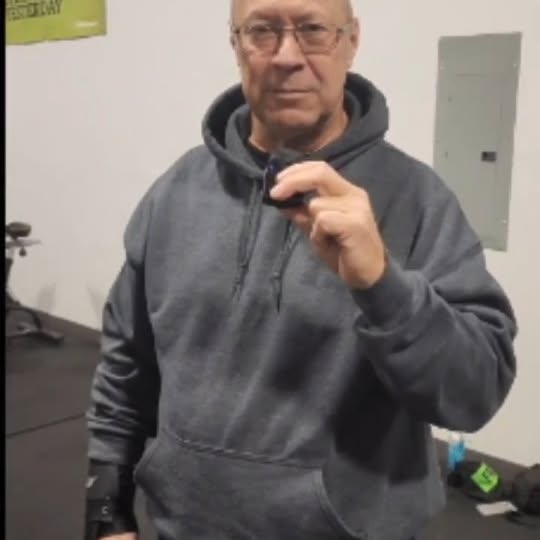 Fitness is for everyone. The people here are the coolest thing.
.
#crossfit #community …