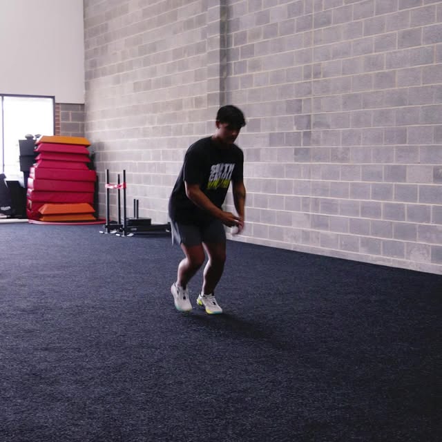 Five months post-op is where rehab starts looking a lot more like football again 🏈

@a…