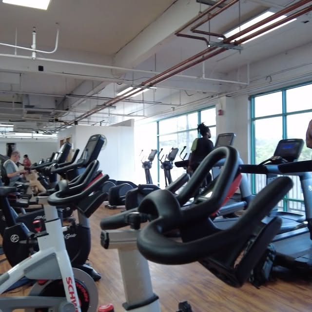 Comment a 🤙 if you love being a part of the Club Maui Ohana!

#theclubmaui #kahana #gy…