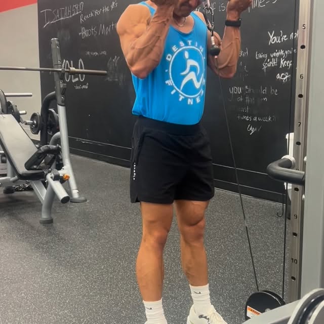 Spring has SPRUNG 🌸☀️ and you know what that means… it’s time to show off those winter…