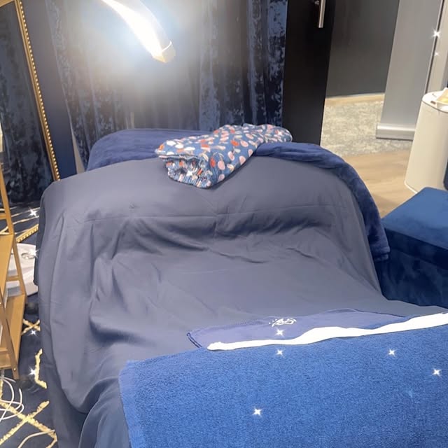 Views from the treatment room🌊

You should definitely be here loves! If you’re curious…