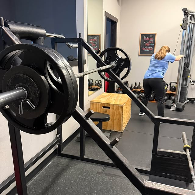 New PR for Abby E tonight in the squat rack. 

250lbs for 2:)
Deep, low, and awesome!!!