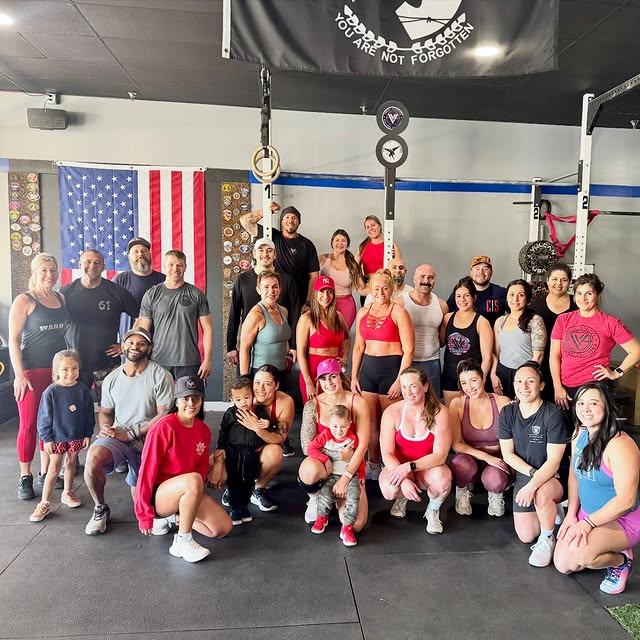 Valentine’s Day WOD!!! Have a LOVELY day! ☀️ ♥️ 
•
#valentinesday #gym #saturday #gymwo…