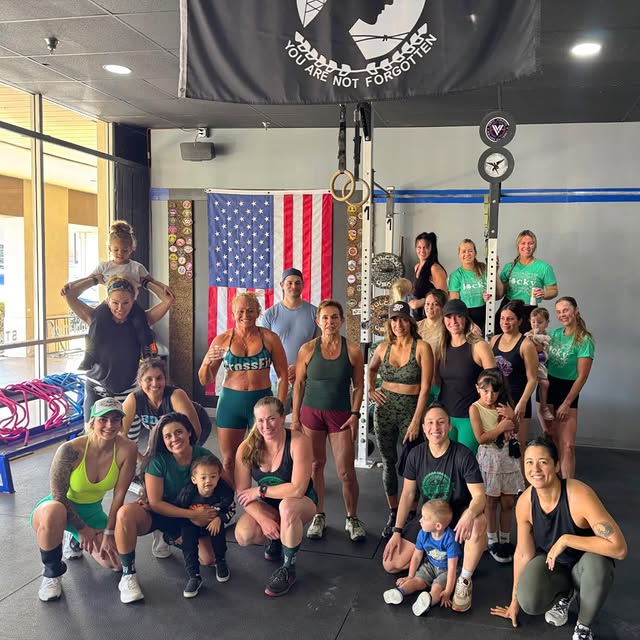 A little pre St. Patty’s sweat seshhh with all the spicy mammmmas & Pedro 😂😮‍💨🍀💚
•…