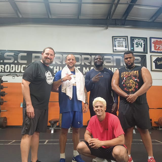 That's a wrap!! 

We had a great off-season preparing these guys for The CFL and Pro ba…