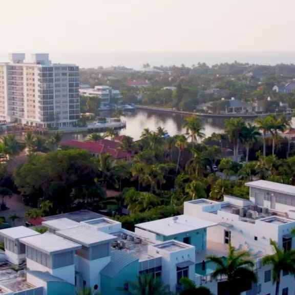 WE DON’T USE MACHINES BECAUSE WE WANT YOU TO BECOME ONE.
At SLASH, you won’t find a sin…