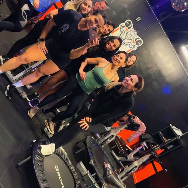Spinning + Jump = TERAPIA 🫶🏻🔥

Terças e quintas 6 e 7PM
Sábado 8:30AM e 10:00AM
Rese…