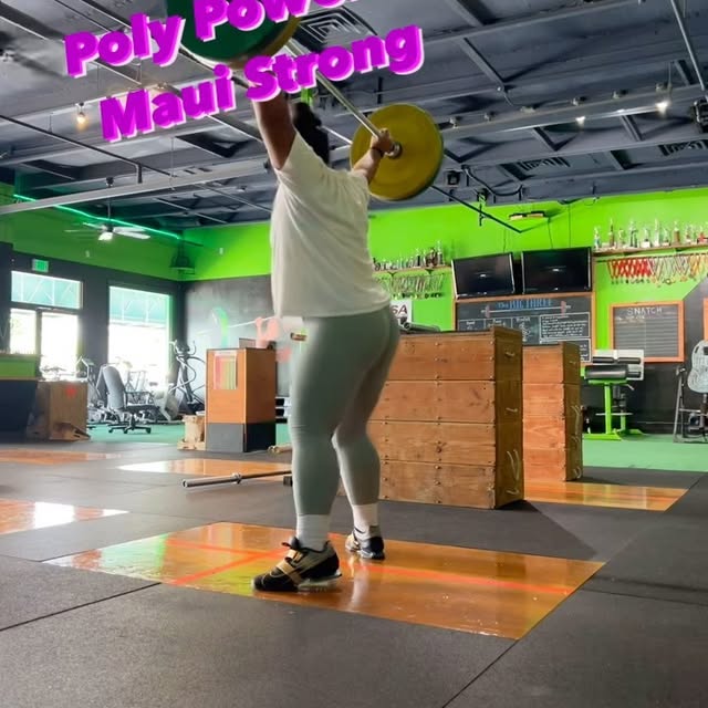 Ana snatches a easy 65kg. @mauistrong