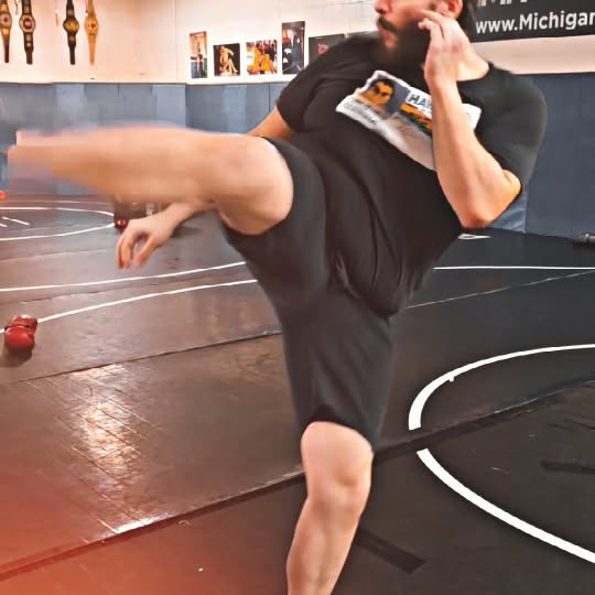 Locked and loaded. Its fight day 😤 

@theimperialhouse 
@mittenmuaythai 

#muaythai #i…