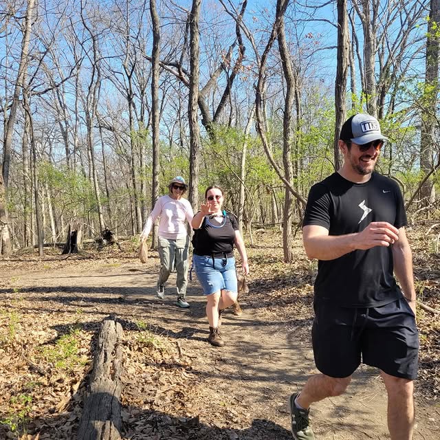 More pics from our hike at Cliff cave today! Such a blast with a big turn out! 

@outpu…