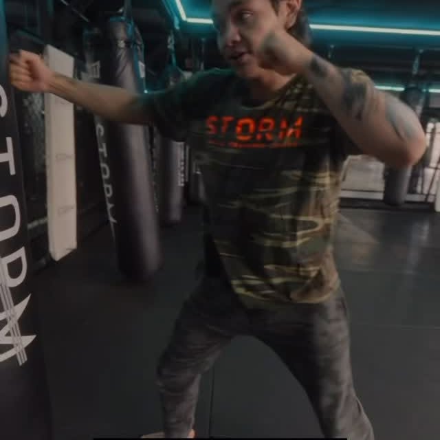 Coach Emmanuel demonstrating his favorite Muay Thai combination! 💥🥊

🎥 @stanmoniz