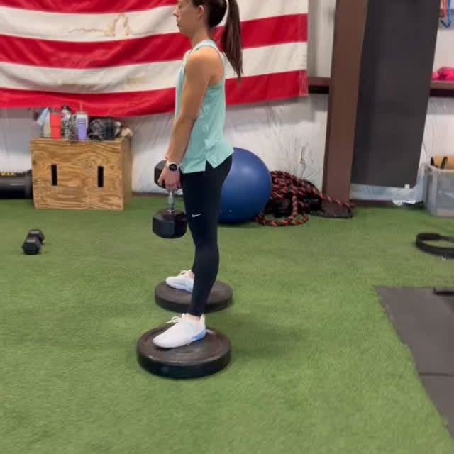 Monday sets the tone for the entire week.

Show up. Get the work in. Build a little mom…