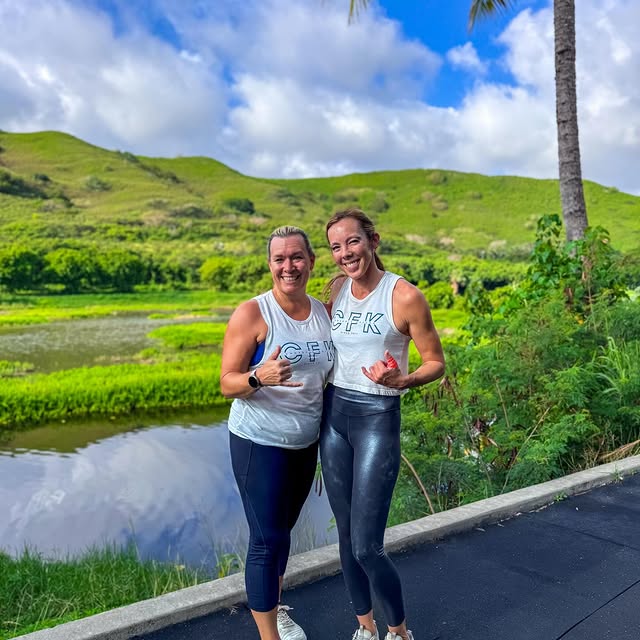 Our twins showed up and showed OUT for 26.2 yesterday! 👭🏻🔥💪🏼
Now we’re counting do…