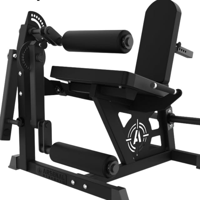 New piece just hit the floor at WCS Keizer 💪

@arsenal_strength plate loaded leg exten…