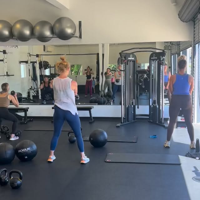 Sculpt & Strength 💪
Mon, Wed & Fri | 12 PM
45-minute small-group women’s class designe…