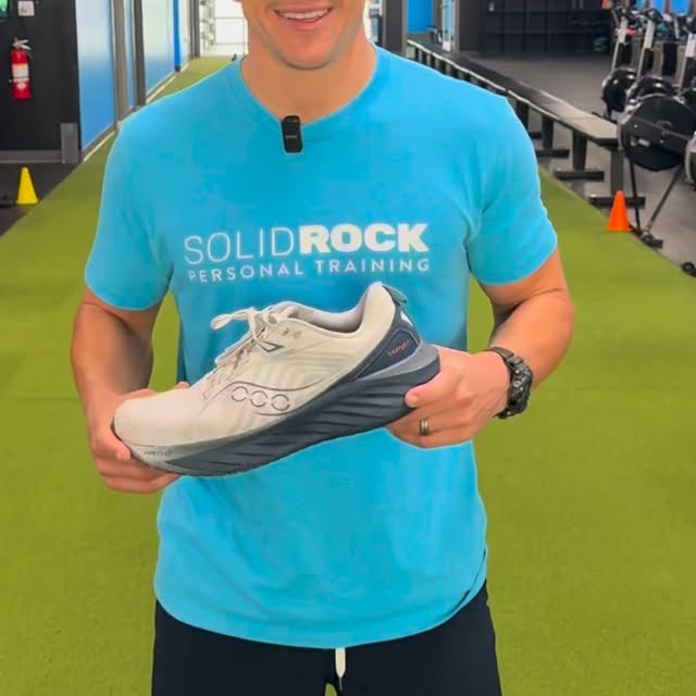 Your shoes matter more than you think when you’re lifting 👟

Running shoes are built f…