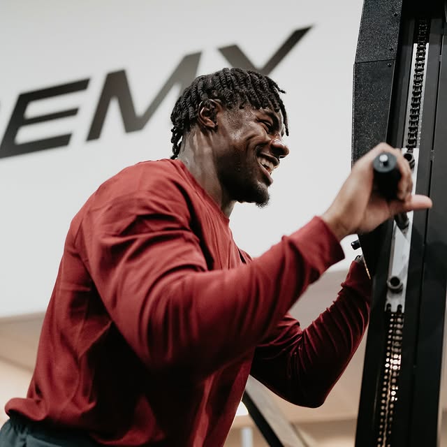 Discipline over motivation. 

#sportsacademy #greatnessistrained #welivethis #nfl #offs…