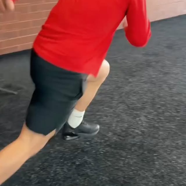 Trenches.

#Sprint #Mechanics #RunningBack #Football #BeehiveAthleticPerformance