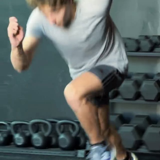 Push ➡️ Sprint

Throw stuff
And sprint

Repeat these things.

Express force.

#Sprint #…