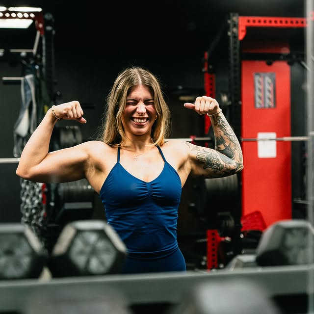 Full Body Workouts… but have fun✨

📍@warroomnj 
👚@gymshark @aurolaus 

#gymrats #girl…