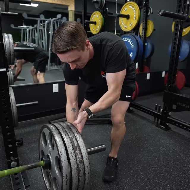 Insanely weird flex but congrats on benching 4 plates I guess 🤷🏻‍♂️
-
👉🏻 www.topsul…
