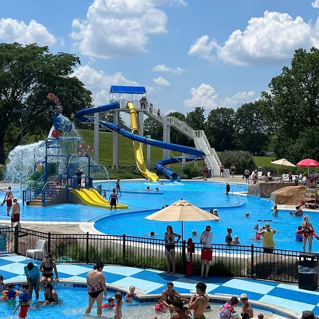 Make a Splash With Your Summer Job! 
Join our Aquatics Team and work at Adventure Reef …