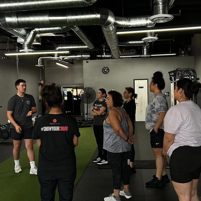 Being the only male trainer at an all-women’s gym comes with its pros and cons 😂

But …
