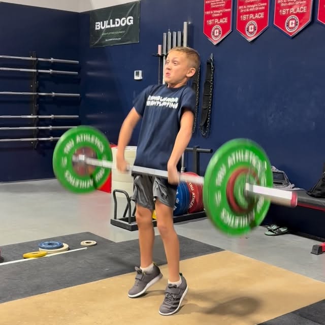 10-year-old John with a very solid Clean & Jerk of 42kg/92lbs. 

#conquerorweightliftin…