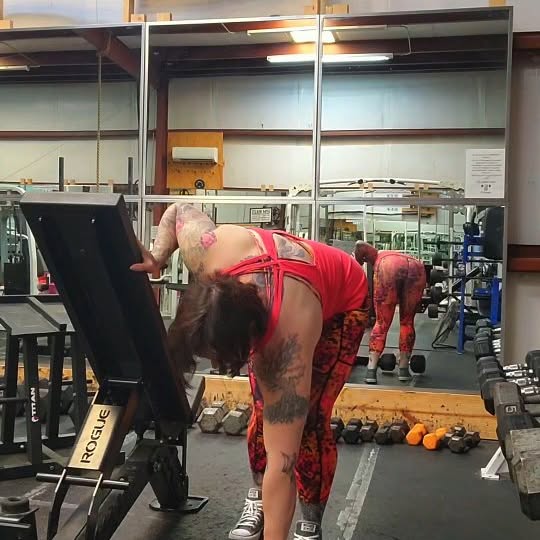 one leg #deadlifts today on #strongmansaturday at @allamericanfitness24hr
#kristylifts …
