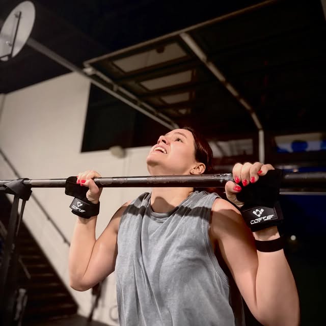 Hard work.
Good vibes.
One more Friday!

Fitness with friends @trainvitalfitness is whe…