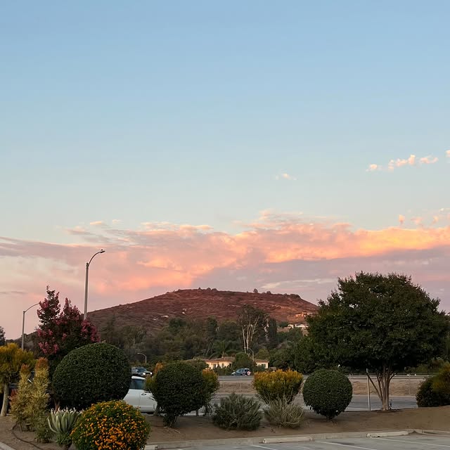 "Want to meet up for a workout?” Sure! 💪🏼🥰