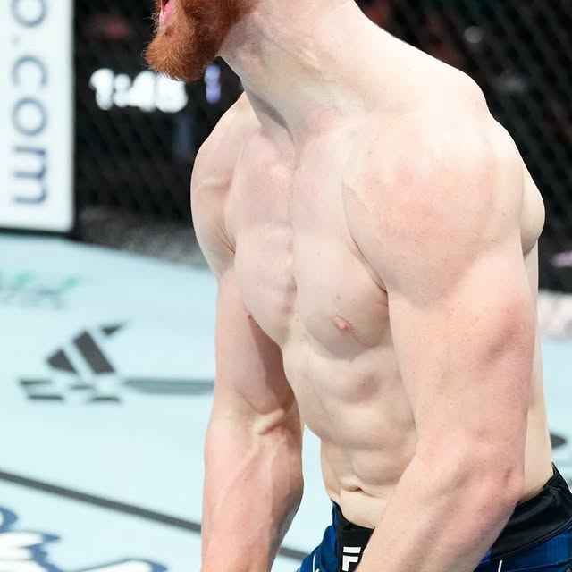 Knockout power is always on display 👊

@JoePyfer is ready to make his mark at middlewe…