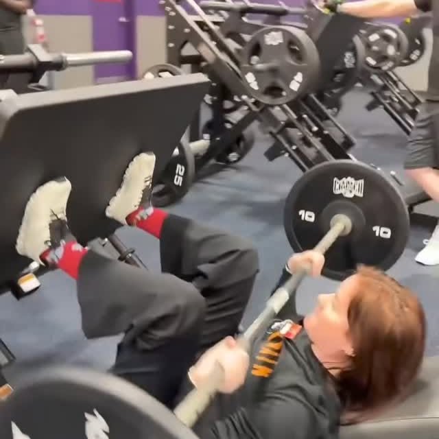 Happy Hump Day, Crunch Fam! 💪⁣
📸: @crunchcollegestation, TX