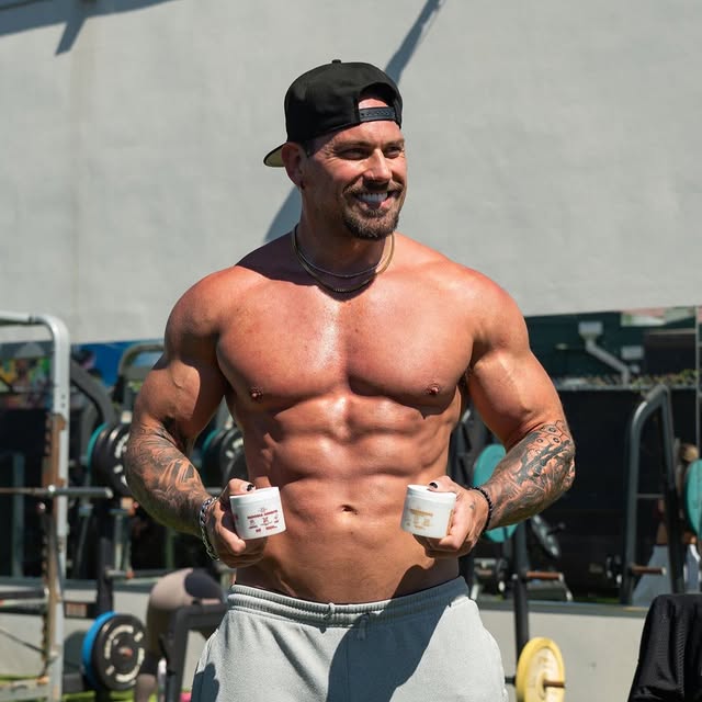 The “MUSCLE STACK” by @peakrevivalx 

Creatine + Turkesterone + Fadogia Agrestis = GAIN…
