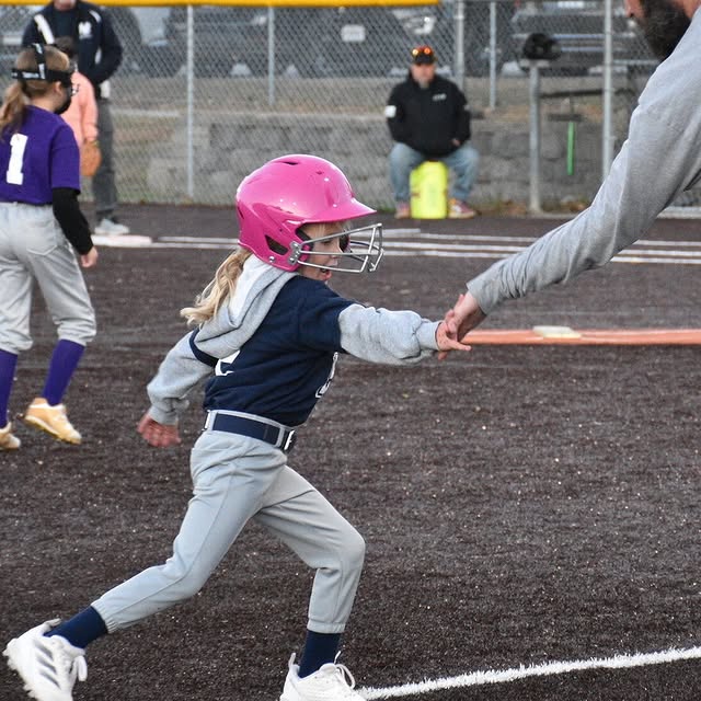 Last call for high-fives and dugout chants! Registration for Youth Recreational Softbal…