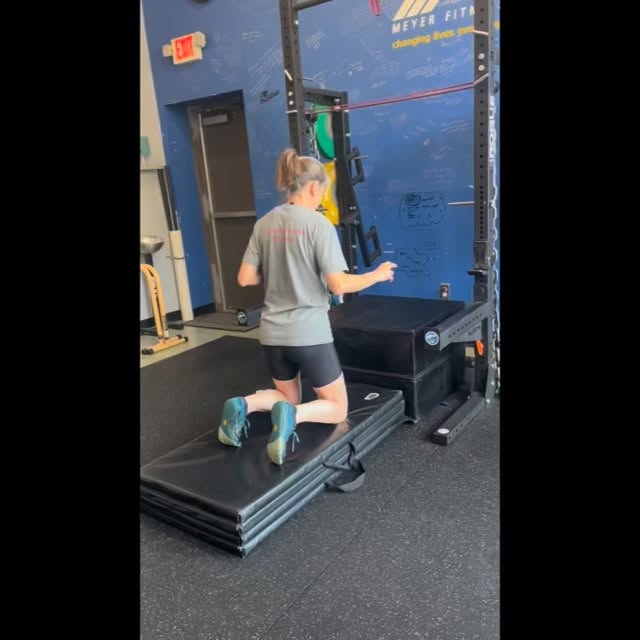 Mobility Monday! For three years now, Ginny has been crushing her Monday workouts focus…