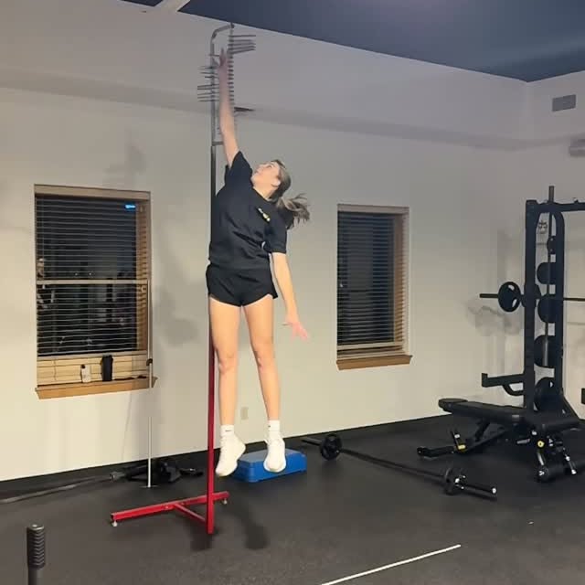 A causal 10'1" approach touch from freshman @paigemac10 👀 🪜🪜🪜

Keep up the great wo…